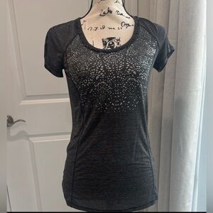 Lululemon top in excellent condition